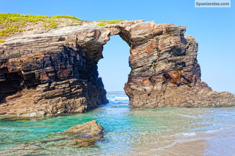 Playa de Las Catedrales kåret til Spanias beste strand