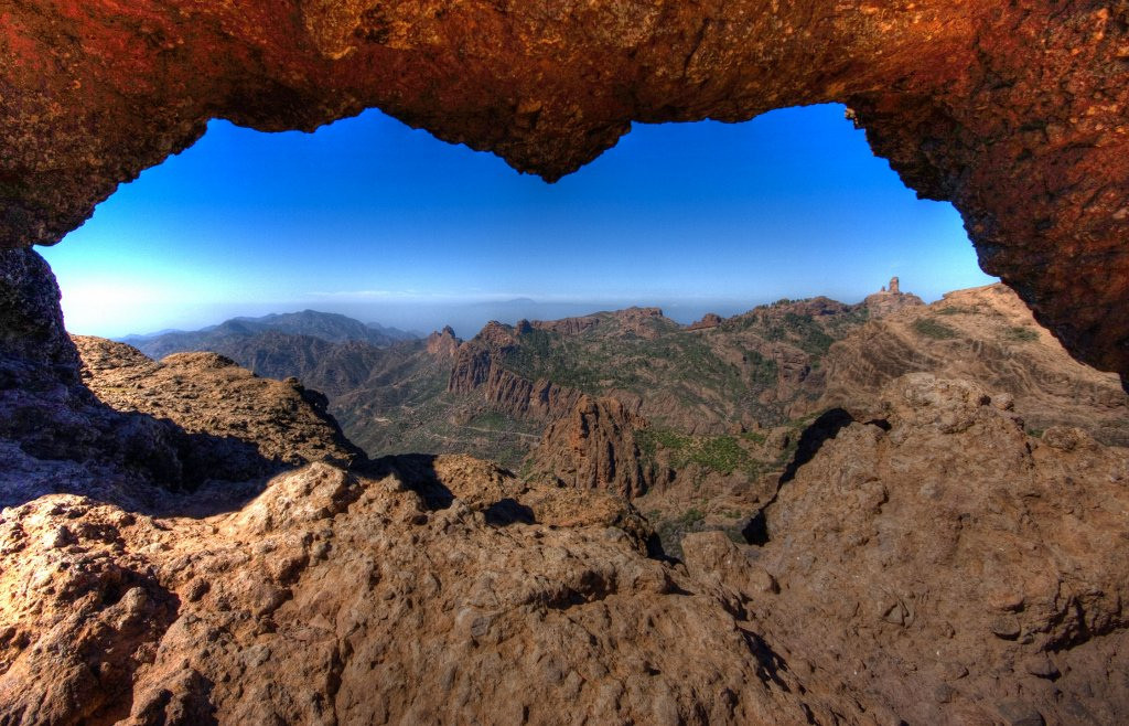 Agujereada er et fjell på Gran Canaria som rager 1956 meter over havet. Fjellet går også under navnet Pico de las Nieves. 
