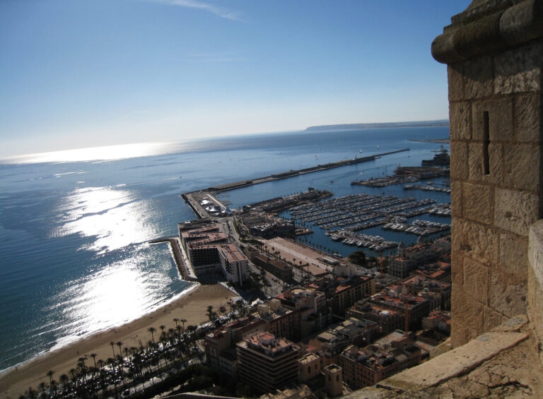 Slik reiser du med tog til Spania fra Norge