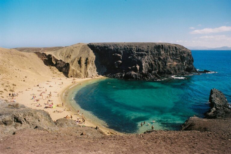 30 ting å gjøre på Lanzarote Stranden Playa de Papagayo på Lanzarote.